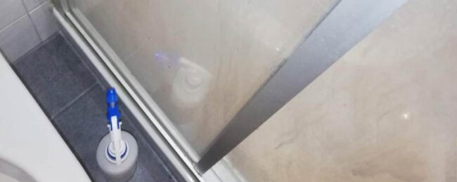 Duschkabine-reinigen-cleanprofis