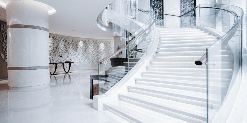 Wendeltreppe aus Marmor