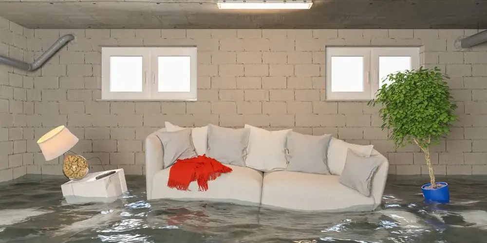 Wasserschaden nach Überschwemmung Wasserschaden nach Überschwemmung