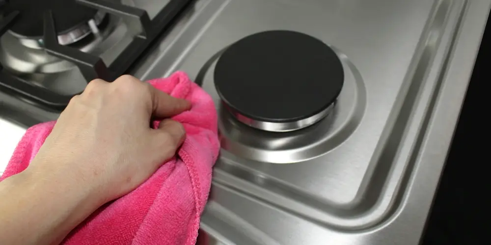 Putzkraft reinigt Gasherd Putzkraft reinigt Gasherd